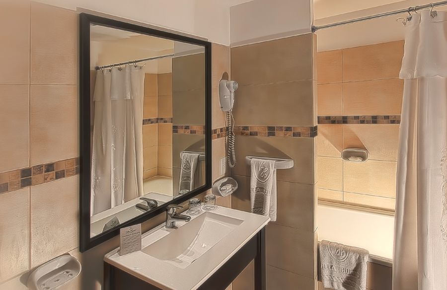 Huinid Pioneros Hotel